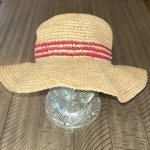 Fun 🤩 Hat 👒 fabulously flexible Pack away!!! ✈️ 🏝️ 🕶️ 👄 💄 Pink Stripes